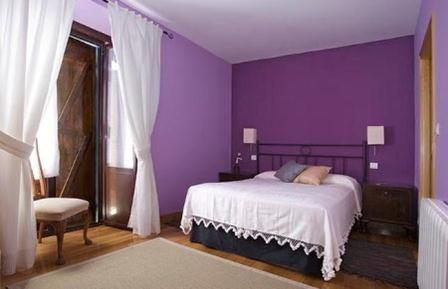 Los cuartos pintados de color púrpura aumentan y mejoran la cantidad ... Los cuartos pintados de color púrpura aumentan y mejoran la cantidad ...