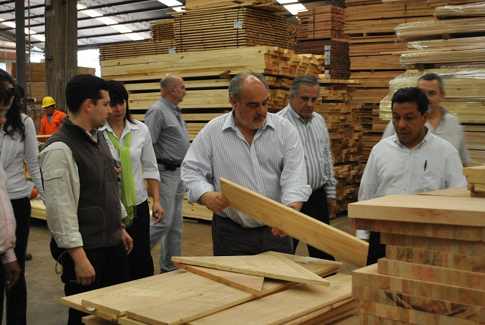 El Gobernador Ricardo Colombi recibió las inquietudes de la comunidad